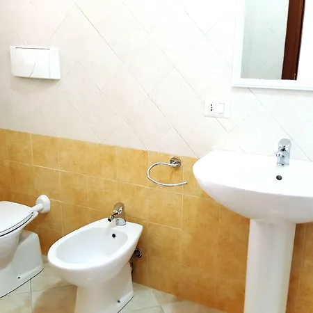 Отель E Lu Bagnu *